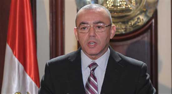  وزير الطيران المدني الطيار حسام كمال