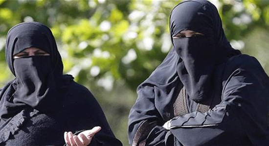 سويسرا تصدر قانون يحظر ارتداء النقاب و10 آلاف فرانك غرامة للمخالف