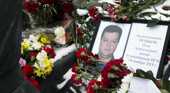 أنقرة تسلم موسكو جثمان الطيار الذي أسقطت تركيا طائرته