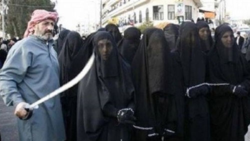 الإفتاء تكشف رأي الدين في سبي داعش للنساء وملك اليمين
