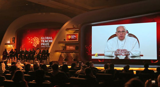 البابا فرنسيس للمعلمين: "كونوا صانعي إنسانية وبناة سلام"