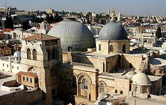 بعد طول انقطاع.. إسرائيل تسمح لـ800 كاثوليكي في قطاع غزة بزيارة الأماكن المقدسة