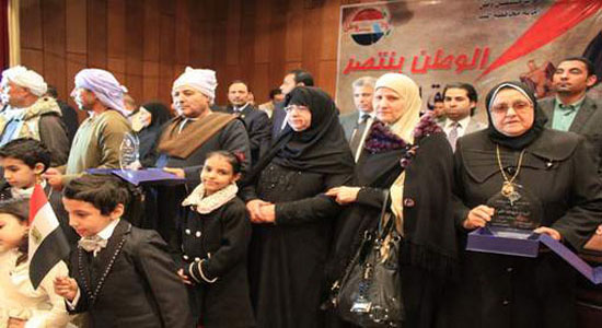 مستقبل وطن بالمنيا يكرم أسر وأمهات شهداء ليبيا 