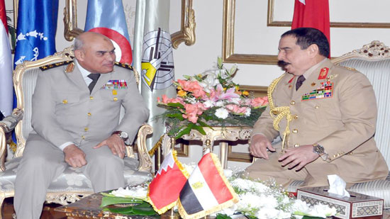 العاهل البحريني ممتن للقوات المسلحة المصرية