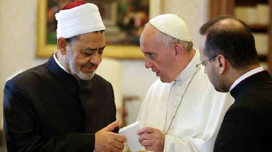 سفير مصر لدى الفاتيكان: لقاء الفاتيكان والأزهر حدث تاريخي