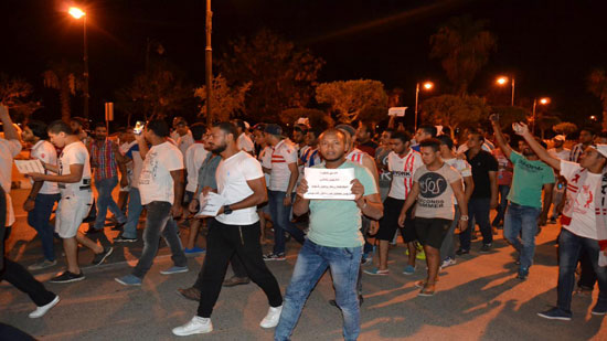 بالصور.. هتافات ضد شوبير في مسيرة تضامنية مع الطيب بالسويس
