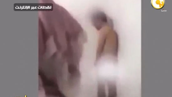 المصري صاحب فيديو التعرية بالكويت: ساعدوني أرجع بلدي عايز أرتاح