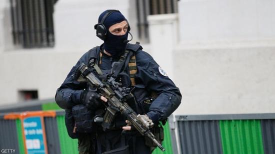 صورة أرشيفية لعنصر من الشرطة الفرنسية