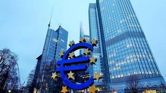المصرف المركزي الأوروبي يعلن استعداده لضخ سيولة إضافية