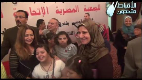 بالفيديو ..ليلي علوي ونيلي كريم بحفل إفطار لذوي الاحتياجات الخاصة 