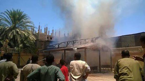 بالصور.. نشوب حريق بداخل مدرسة في الأقصر 