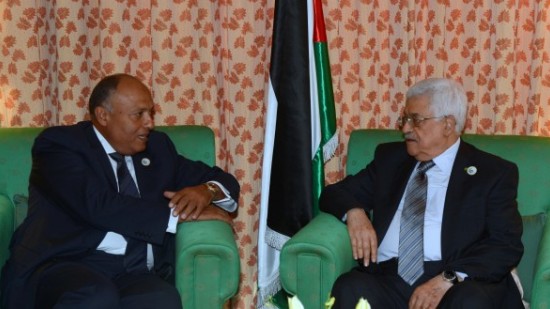  وزير الخارجية يجرى اتصالاً بالرئيس الفلسطيني محمود عباس