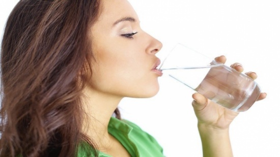  شرب الماء يساعدك في التخلص من الشعور بالجوع