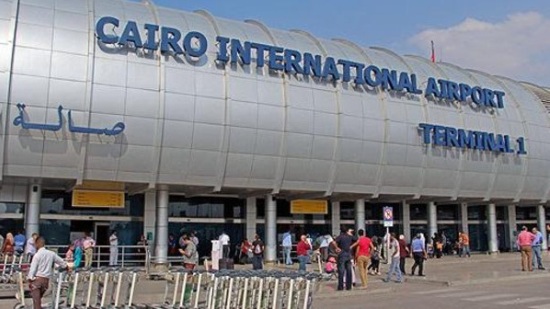 مطار القاهرة ينهي إجراءات ترحيل 34 سودانيًا حاولوا التسلل إلى ليبيا