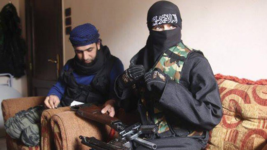 الإفتاء: داعش تطور من طرق تجنيد المرأة لممارسة 