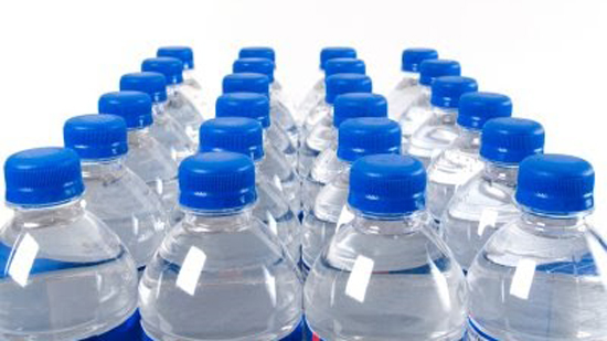  باحثون: زجاجات المياه المعاد استخدامها خطيرة على الصحة