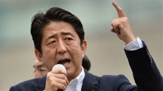 رئيس وزراء اليابان يسعى لتمهيد الطريق أمام زيارة بوتين لطوكيو
