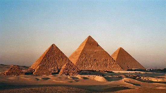 السفارة المصرية بهولندا تستعرض الأماكن السياحية المصرية لاستعادة السياحة 