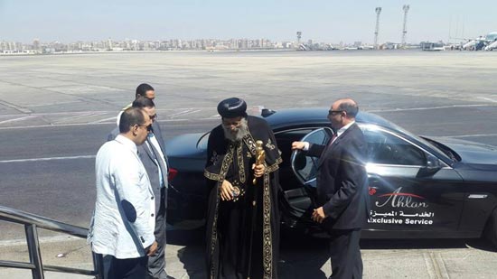 بالصور.. البابا تواضروس يعود لأرض الوطن بعد انتهاء زيارته الرعوية للأردن