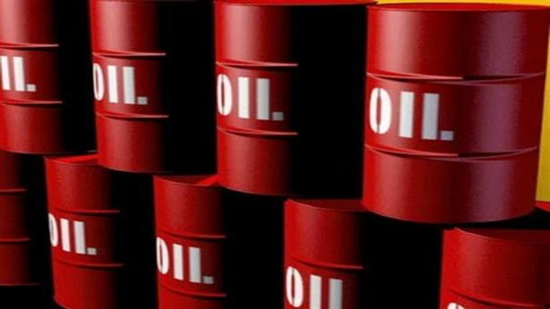 أسعار النفط تهبط أكثر من 1.5% بسبب بيانات أمريكية