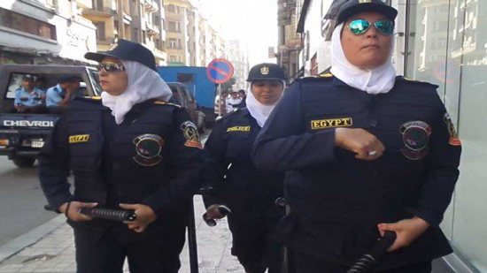  الشرطة النسائية في العيد.. أمان للفتيات و