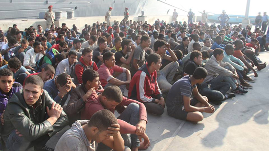 بالصور.. القوات البحرية تحبط محاولة 440 فرد للهجرة غير الشرعية