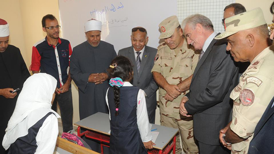 بالصور.. الجيش يفتتح 25 مدرسة ومعهد أزهري بجنوب سيناء