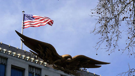 السفارة الأمريكية تعلن فتح باب التسجيل في القرعة العشوائية للهجرة