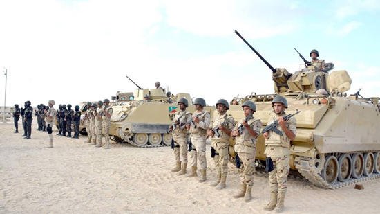 الجيش يداهم عدة مناطق بشمال ووسط سيناء تحت غطاء جوي