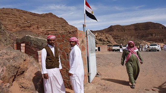 إعادة فتح جميع الطرق الرئيسية وتطهيرها بجنوب سيناء