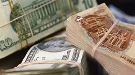 انهيار صادم للجنيه المصري أمام الدولار في السوق السوداء اليوم