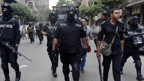 إصابة أربع ضباط ومقتل إخواني في تبادل لإطلاق النيران بالقاهرة