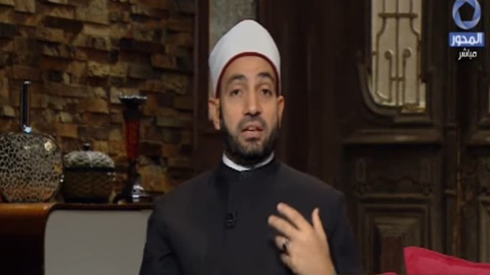  سالم عبد الجليل يوضح حكم بيع السور القرآنية في الطريق