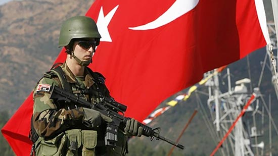 الجيش التركي يعلن فصل 3 آلاف جندي