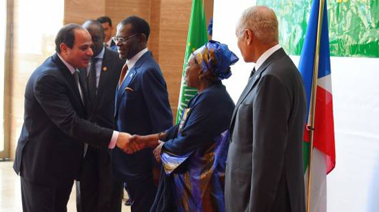 عاجل| السيسي يغادر قاعة مؤتمرات القمة العربية الإفريقية