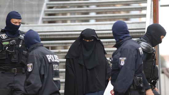مجلس النواب الهولندي يصدق على مشروع قانون يحظر النقاب وتغطية الوجه بالأماكن العامة
