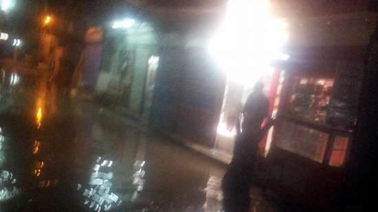 الأمطار تُجبر أصحاب المحلات على الإغلاق في كفر الشيخ