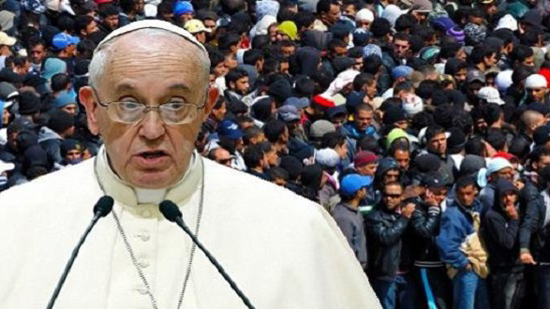 بابا الفاتيكان: في تجربة اللاجئين المهاجرين نرى تجربة المسيح