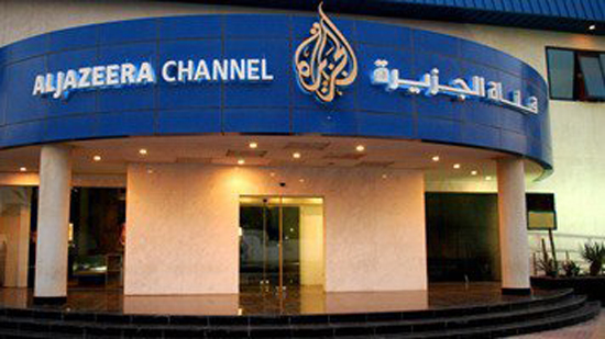 القبض على صحفي بقناة الجزيرة بتهمة بث أخبار كاذبة عن مصر