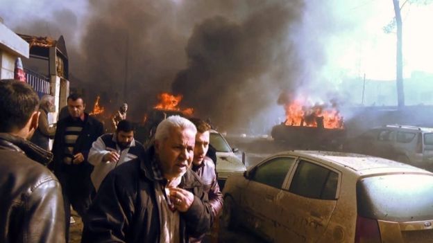 عشرات القتلى والجرحى في انفجار سيارة مفخخة بمدينة أعزاز السورية قرب الحدود التركية