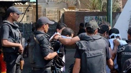 القبض على داعشي يجند مصريين للسفر إلى سوريا