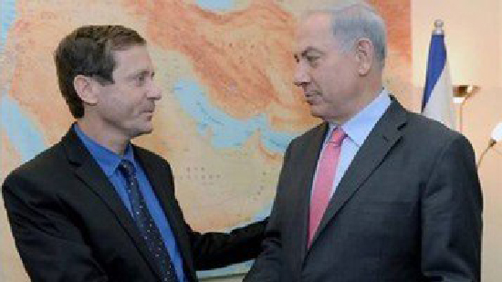 المعارضة الإسرائيلية تطالب نتانياهو بالاستقالة بعد تزايد شبهات الفساد ضده