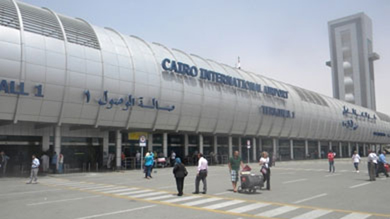 بعد القرار الأمريكي.. منع أسرة عراقية من السفر إلى الولايات المتحدة في مطار القاهرة