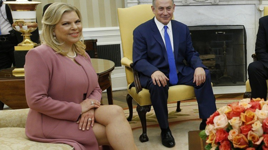 رئيس الوزراء الإسرائيلي بنيامين نتنياهو وزوجته سارة
