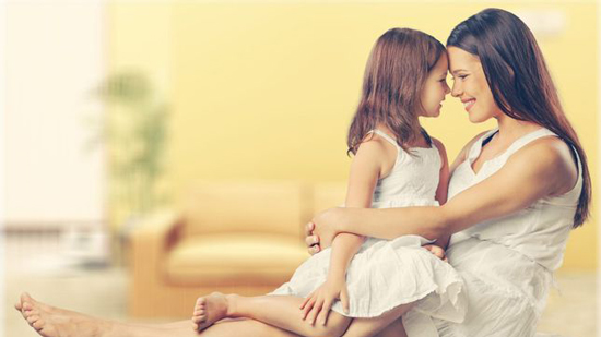 7 عادات مميّزة يتوارثها الأطفال عن أمهاتهم!