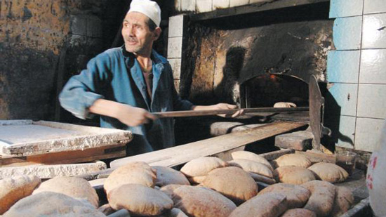«التموين»: تسليم 100 ألف كارت ذكي للمواطنين بالمحافظات لحل أزمة الخبز

