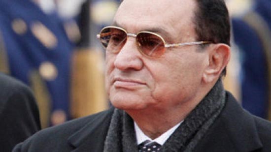 بالصور.. تنظيف مقبرة «حفيد مبارك» استعدادا لاستقباله