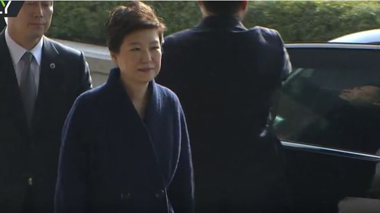  رئيسة كورية الجنوبية المعزولة تمثل أمام المحكمة