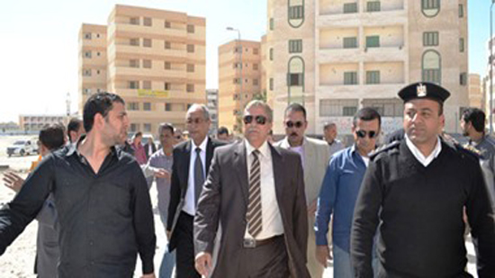 محافظ الإسماعيلية يزور أقباط سيناء في مدينة المستقبل