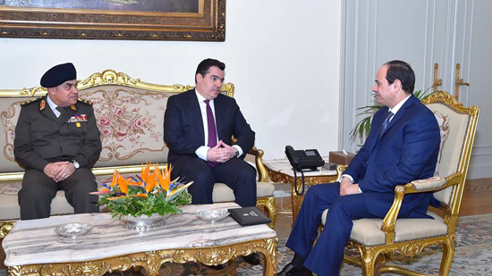 بالصور.. وزير الدفاع القبرصي: نقف إلى جوار مصر في الحرب ضد الإرهاب